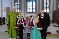 Naumburger Prinzenpaare mit Hofnarren besuchen den Kindergottesdienst (Foto: Karl-Franz Thiede)